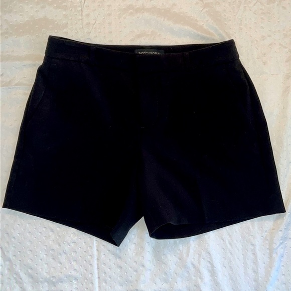 Banana Republic Pants - Banana Republic Black Size 2 Shorts